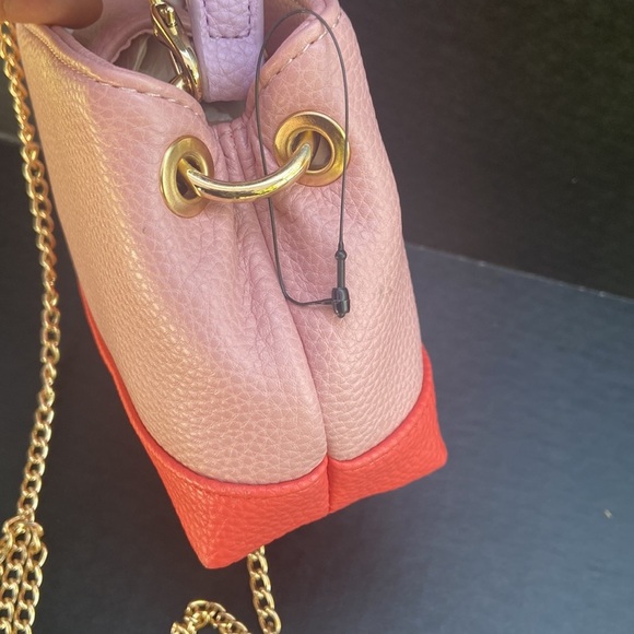 New GUESS Crossbody Bag - Picture 4 of 6